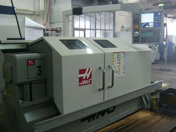 RUEN CNC machining equipment