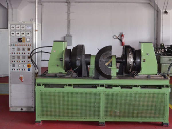 Salt freezer for examination of the quality of the surface protection of the parts (phosphate, oliling)