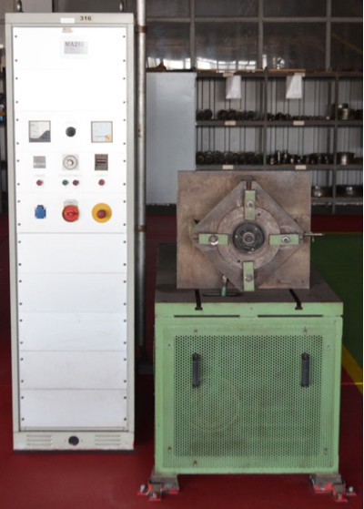 Examination machine for examination of clutch disks for passenger vehicles of dynamic tirednesst